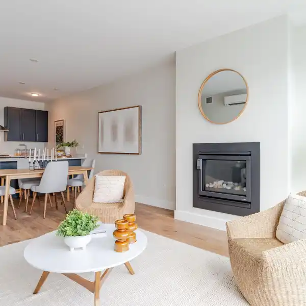 YOUR NEW HOME IN AN ICONIC WATERFRONT CITY