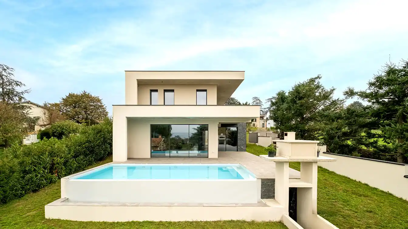 Stunning Contemporary House in Ternay