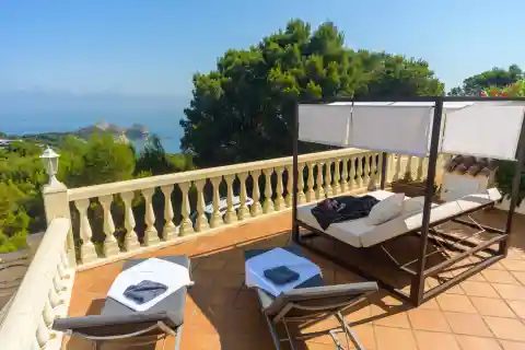 Renovated Villa with Spectacular Views