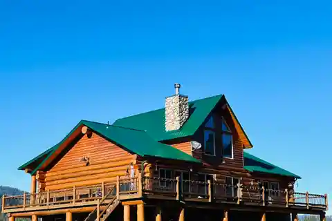Stunning Log Home on Lake Roosevelt