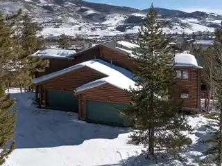 Wonderful Home Nestled in the Pines