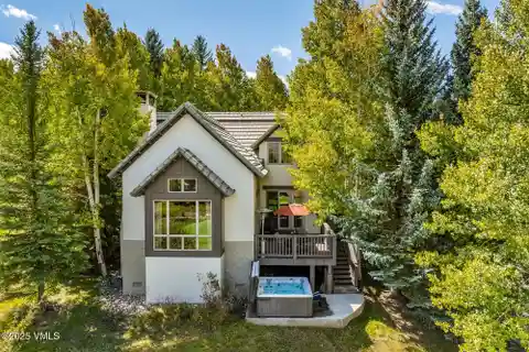 Mountain and Golf Course Views in Exclusive Gated Community