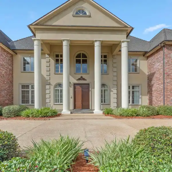 LUXURY AND ELEGANCE AT ITS FINEST