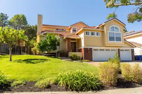 Spacious Home with Vineyard and Beautiful Hillside Views