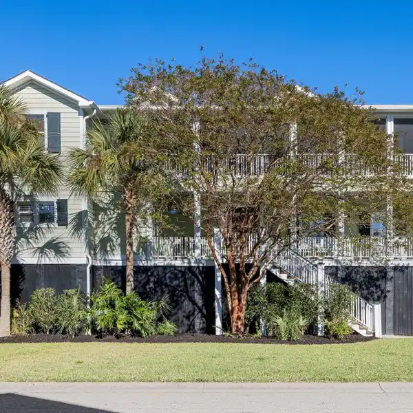 STUNNING OPEN PLAN HOME IN SOUGHT-AFTER OLD VILLAGE LANDING