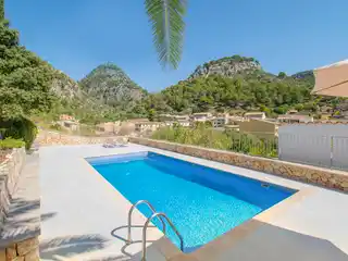 Beautiful, Modern Townhouse with Pool in Caimari