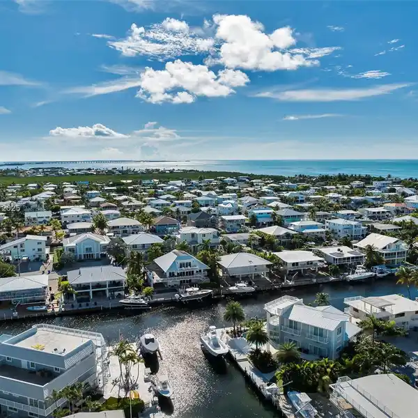 BEAUTIFULLY UPDATED COASTAL HOME IN PORT ANTIGUA