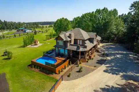 Private Mountain Retreat with Pool and Spa
