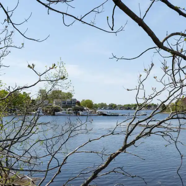 UNMATCHED VIEWS AND WATERFRONT LIVING