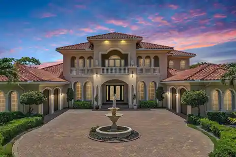 Exquisite Craftsmanship and Casual Elegance