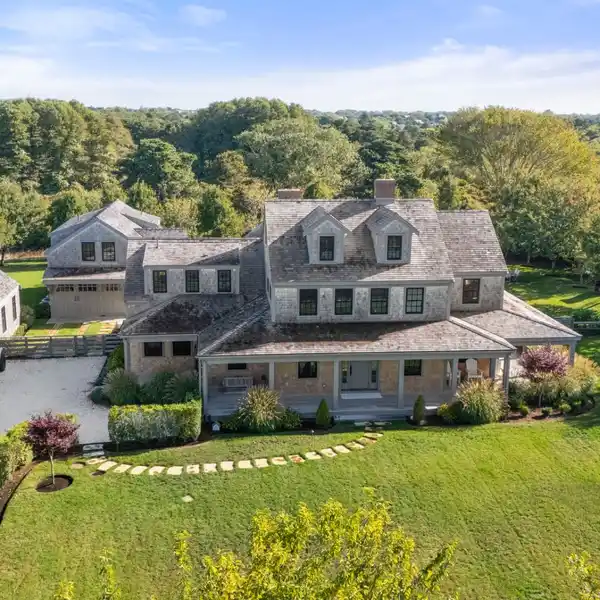 MODERN NANTUCKET LIVING AT ITS FINEST