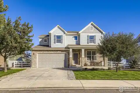 Comfort and Convenience in a Vibrant Neighborhood