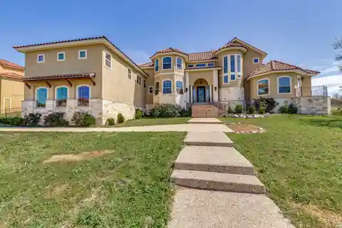 An Oasis of Comfort and Luxury