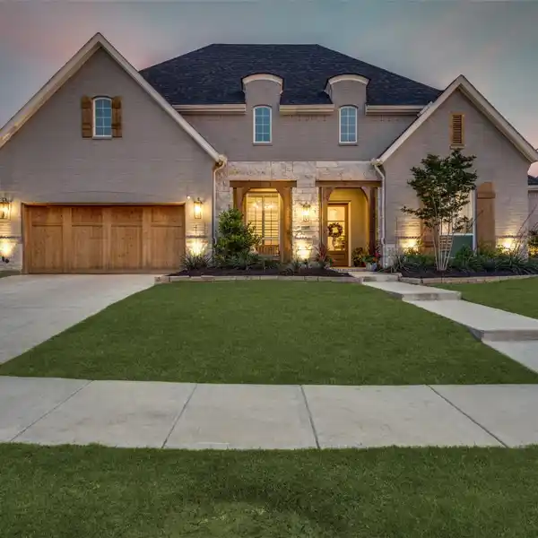 ELEGANT LIVING WITH GREENBELT BACKYARD VIEWS