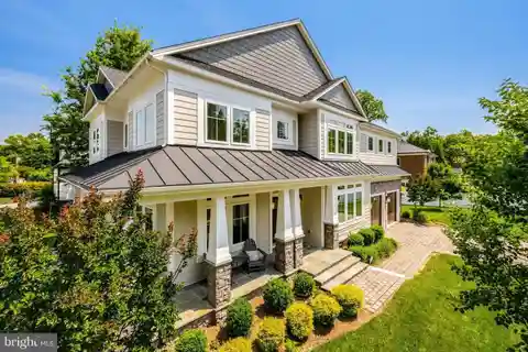 Custom Home on a Quiet Cul-De-Sac