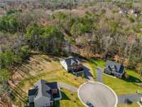 IMMACULATE HOME IN SOUGHT-AFTER EMERSON MILL