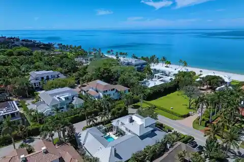 Extraordinary Coastal Retreat