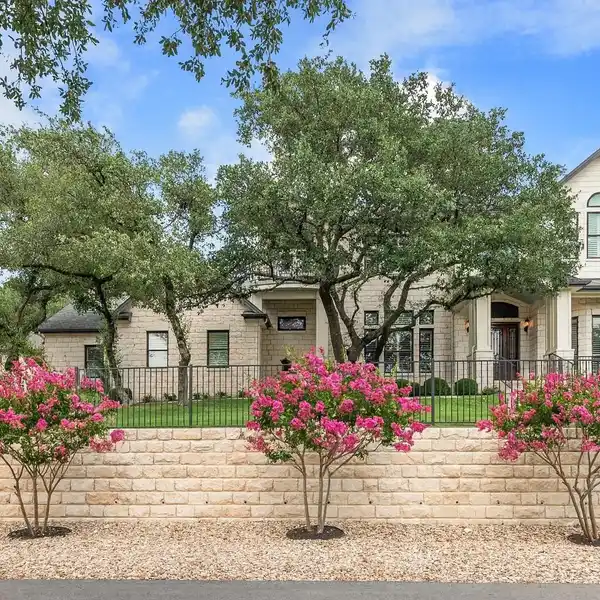ELEGANT SINGLE-STORY LIVING MEETS STUNNING SUNSET VIEWS