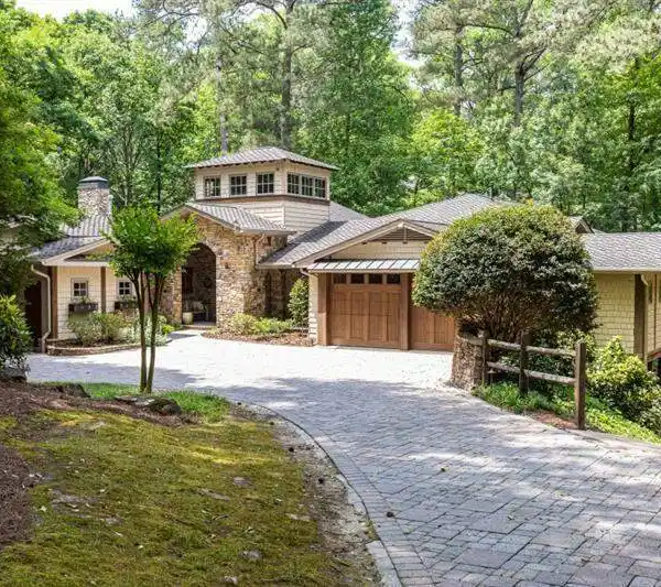 REMARKABLE PROPERTY ON OVER AN ACRE