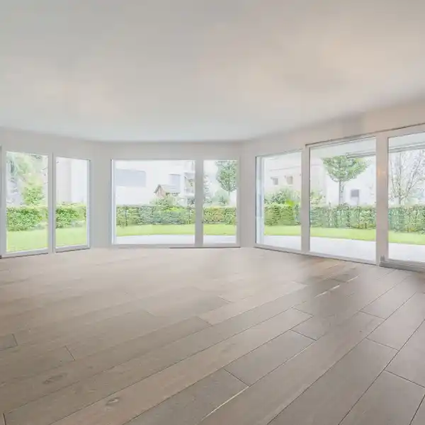 LOVELY OPEN-PLAN FLAT