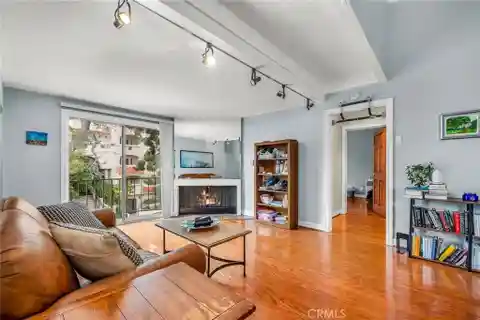 Beautiful Townhouse-style Condo