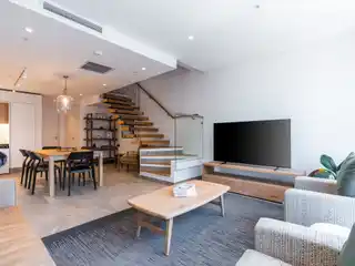 The Perfect Lock-Up-And-Go Lifestyle in the Heart of the City