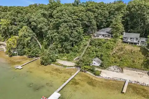 Stunning Retreat on Corey Lake