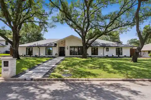 Meticulously Renovated Home in a Sought-after Neighborhood