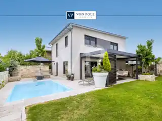 Wonderful Home with Garden Oasis