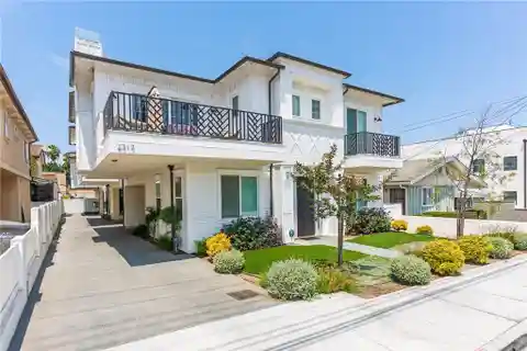 Exquisite Townhome with Designer Finishes and Private Yard