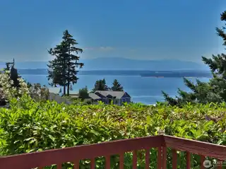 Mid-Century Gem with Olympic Mountain Views