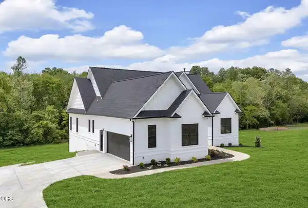 THE EPITOME OF LUXURY MOUNTAIN LIVING