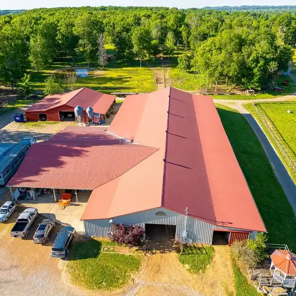 VERSATILE EQUESTRIAN PROPERTY - COUNTRY LIFE CLOSE TO TOWN