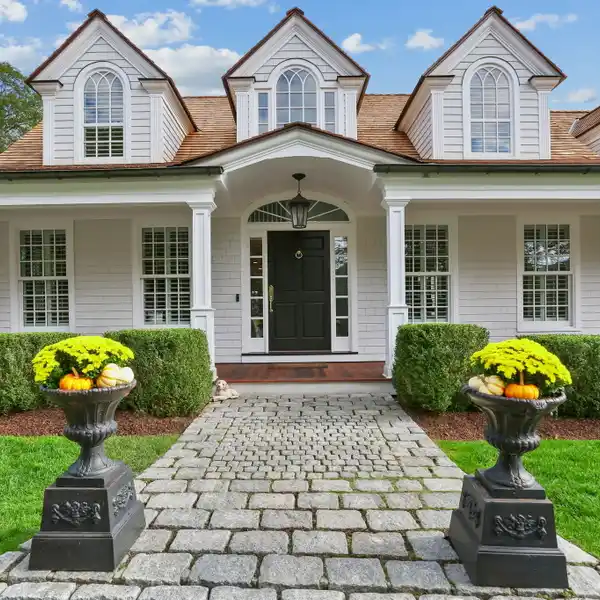 DISTINGUISHED CAPE RESIDENCE