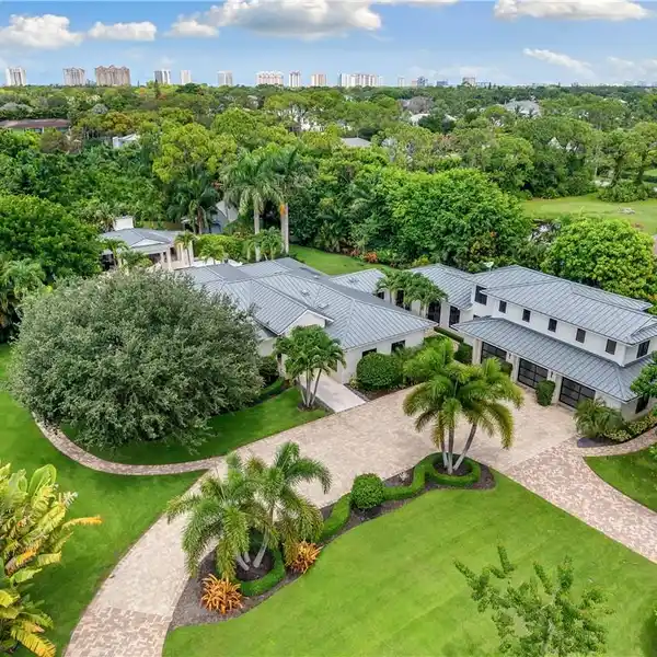 REFINED LUXURY IN PINE RIDGE ESTATES