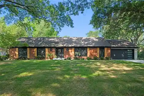 Quintessential Old Leawood Sprawling Ranch