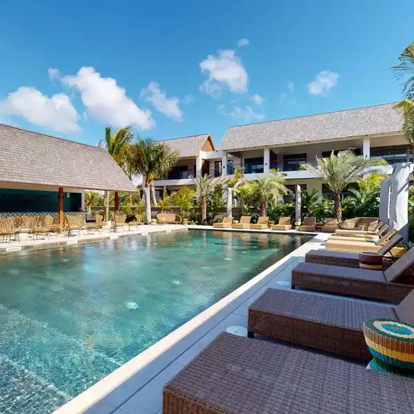 FANTASTIC BEACHFRONT VILLA