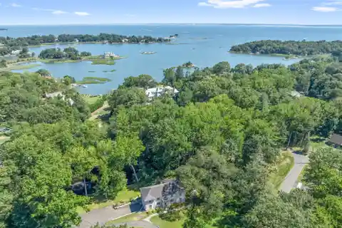 Distinguished Brick Estate in the Delafield Island Association