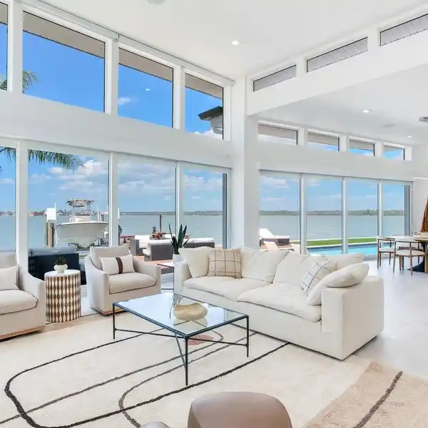 AWE-INSPIRING POINT PROPERTY