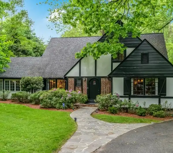 CUSTOM COLONIAL IN AMAZING LOCATION