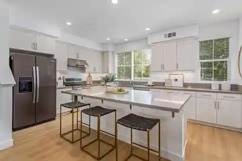 Stylish Winslowe Townhouse with Bright Open Layout