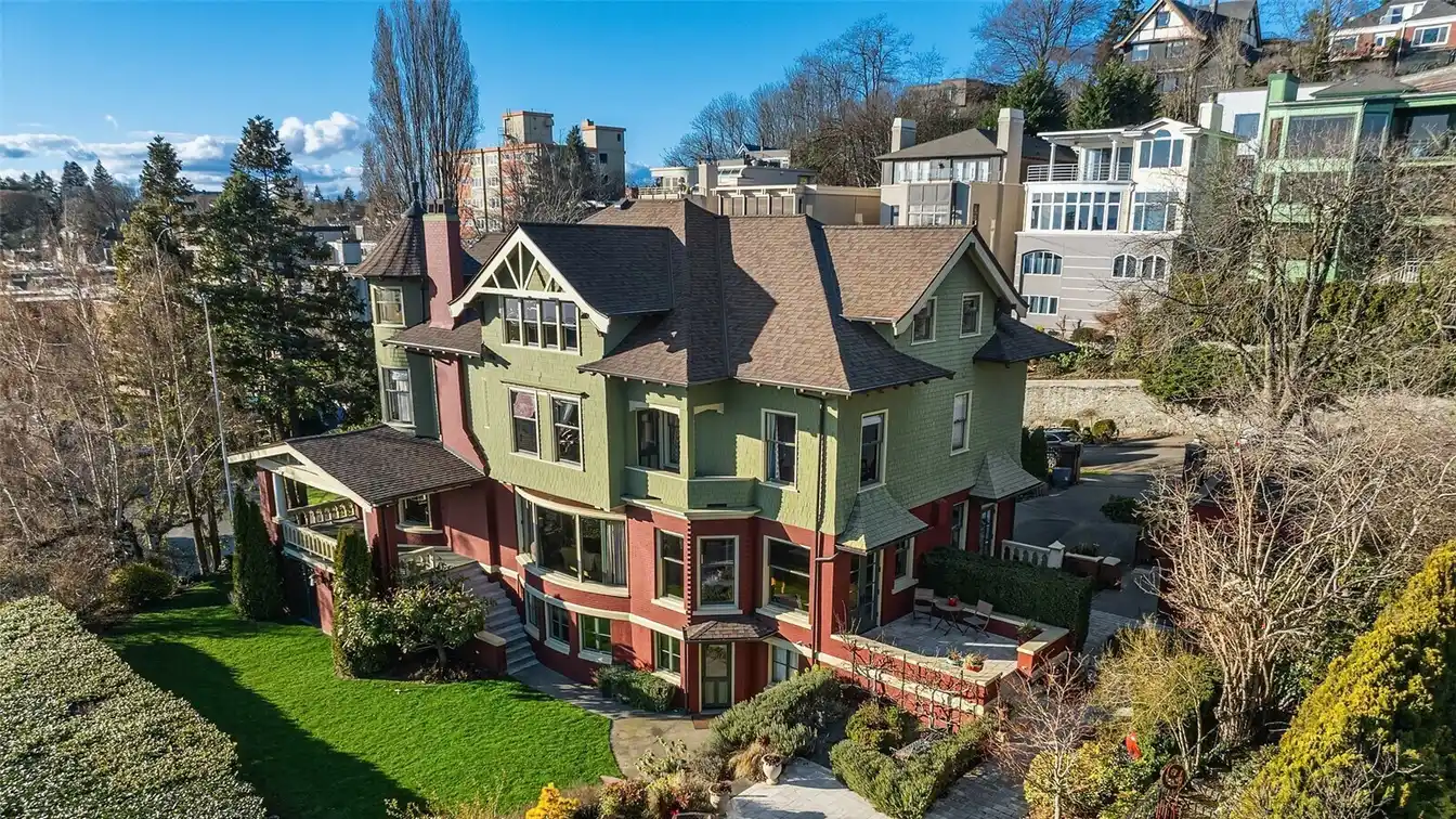 Exquisitely Restored Craftsman