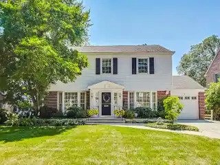 Fabulous Winnetka Gem