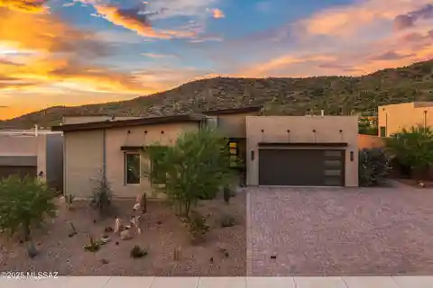 Refined Desert Living