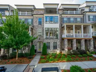 Modern Luxury in an Unbeatable Location