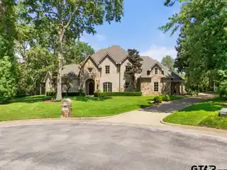 Stonegate Gem with Saltwater Pool Retreat