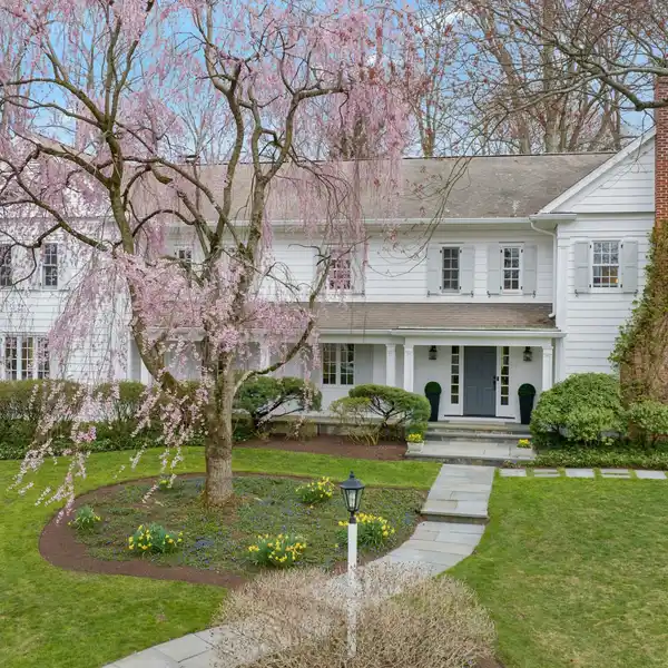 INCREDIBLE COLONIAL ON A PICTURESQUE STREET