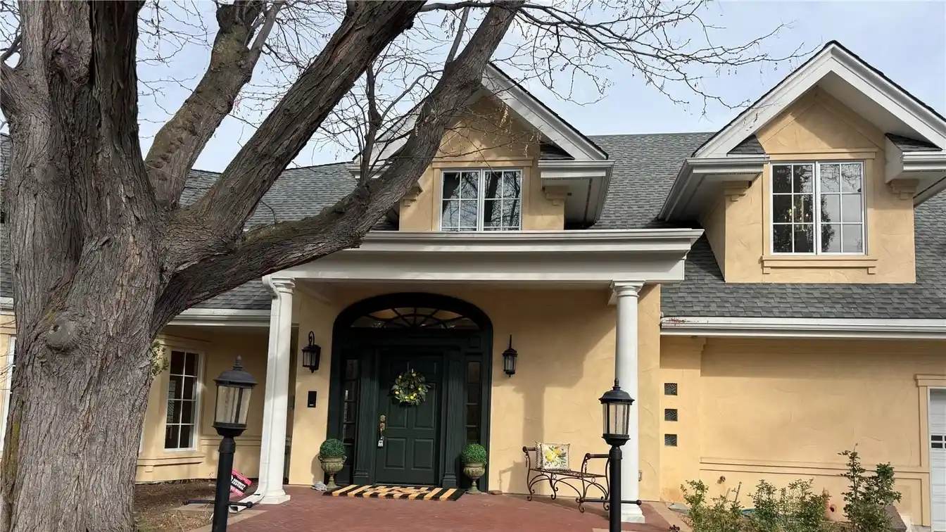 Sophisticated Estate in an Esteemed Neighborhood