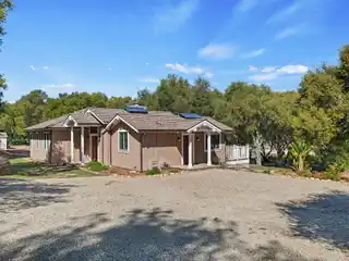 Beautiful 2.25-acre Ranchette