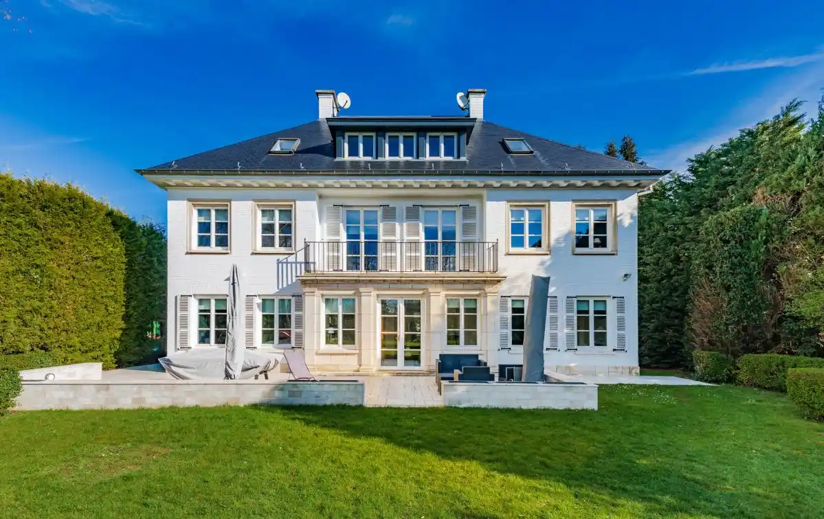 Spacious Villa in a Green Setting